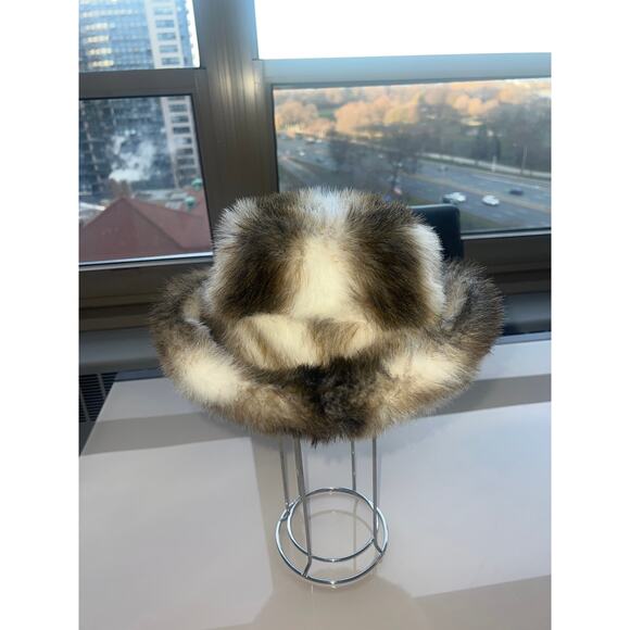 Faux Fur Hat 23”aprox one size 
Faux fur Bucket Hat main image 11